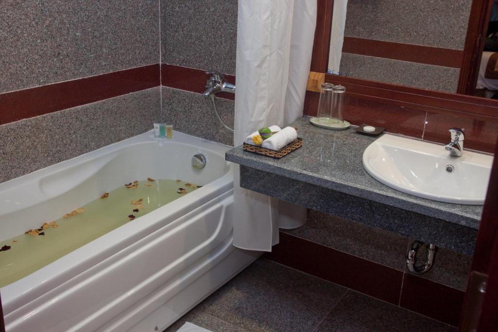 Dlgl - Dung Quat Hotel Quảng Ngãi Rum bild
